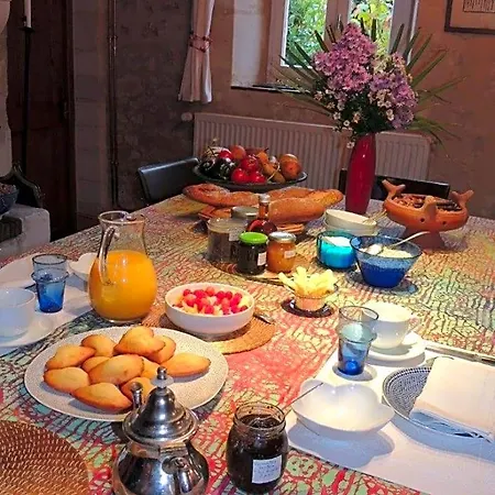 La Maison Des Aubees לינה וארוחת בוקר Rémalard