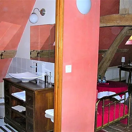 La Maison Des Aubees לינה וארוחת בוקר